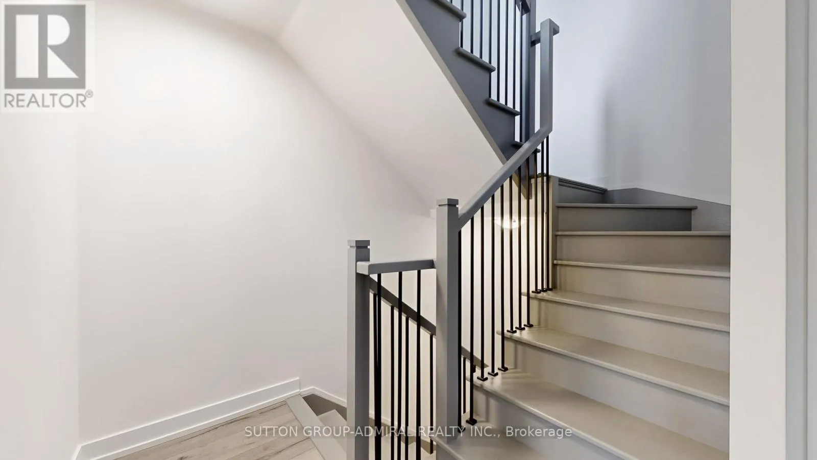 TH20 - 851 SHEPPARD AVENUE W