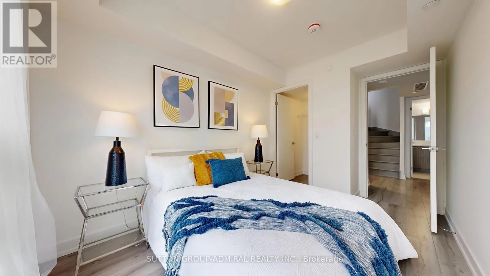 TH20 - 851 SHEPPARD AVENUE W