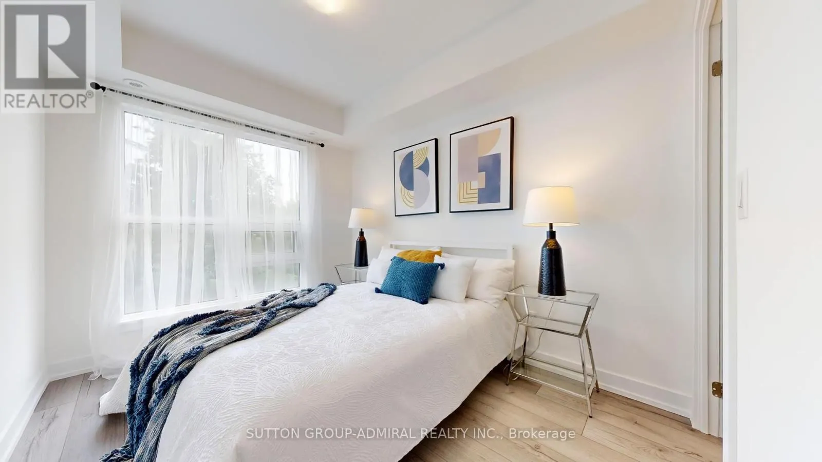 TH20 - 851 SHEPPARD AVENUE W