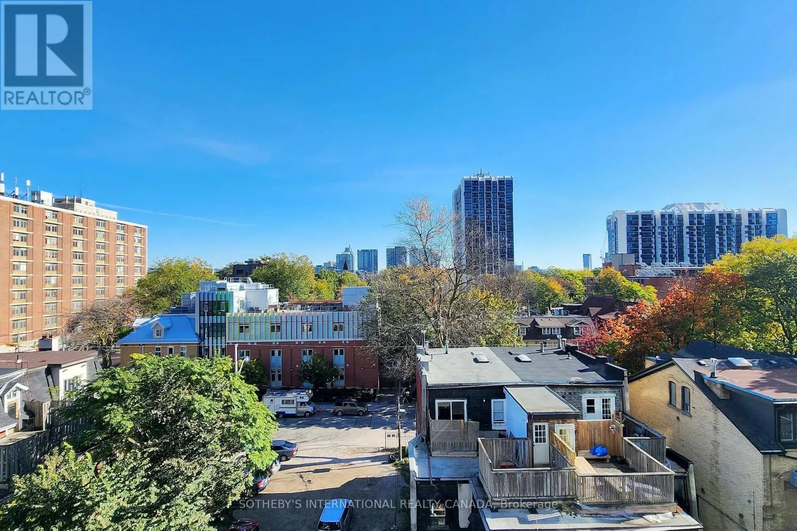 612 - 219 DUNDAS STREET E