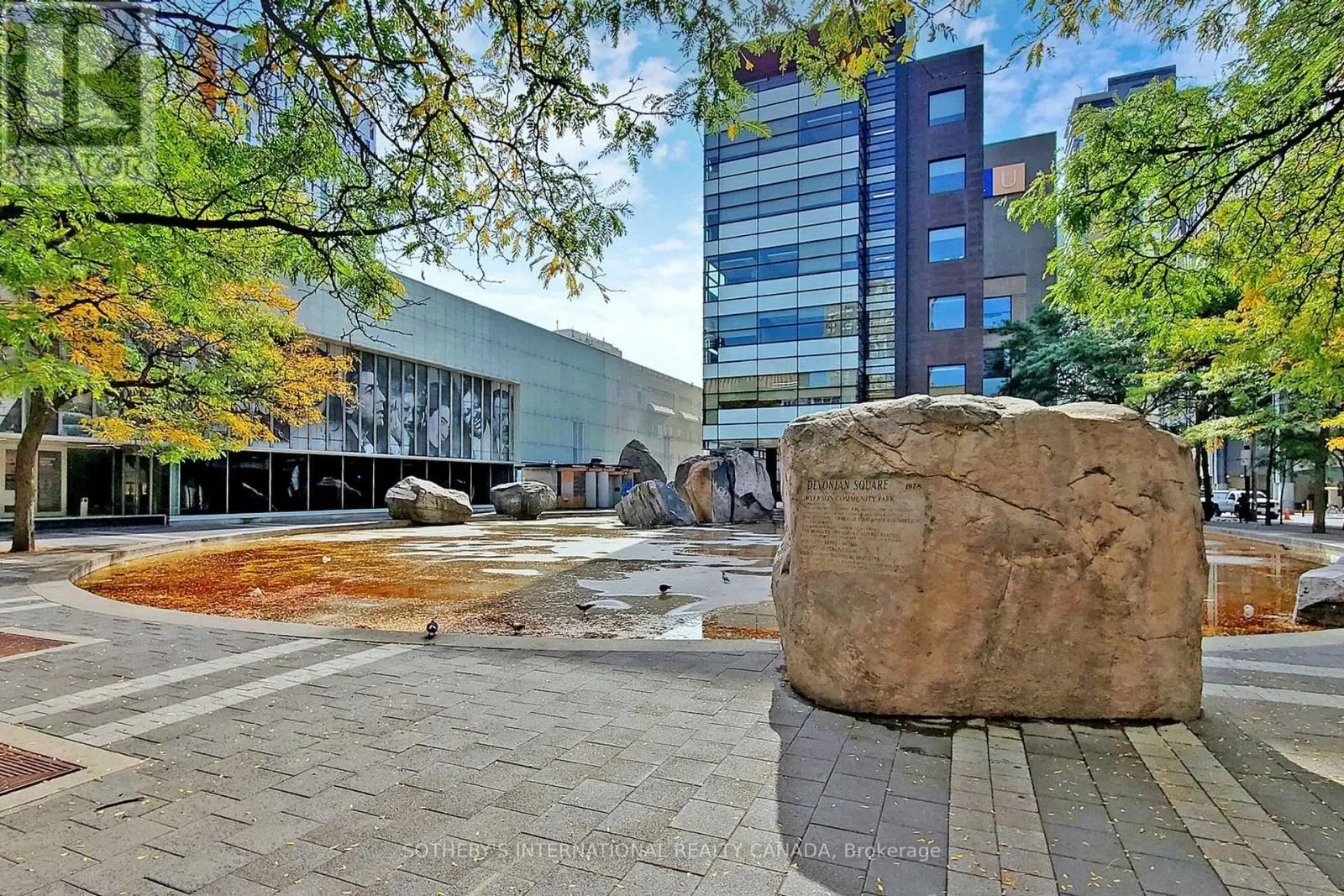 612 - 219 DUNDAS STREET E
