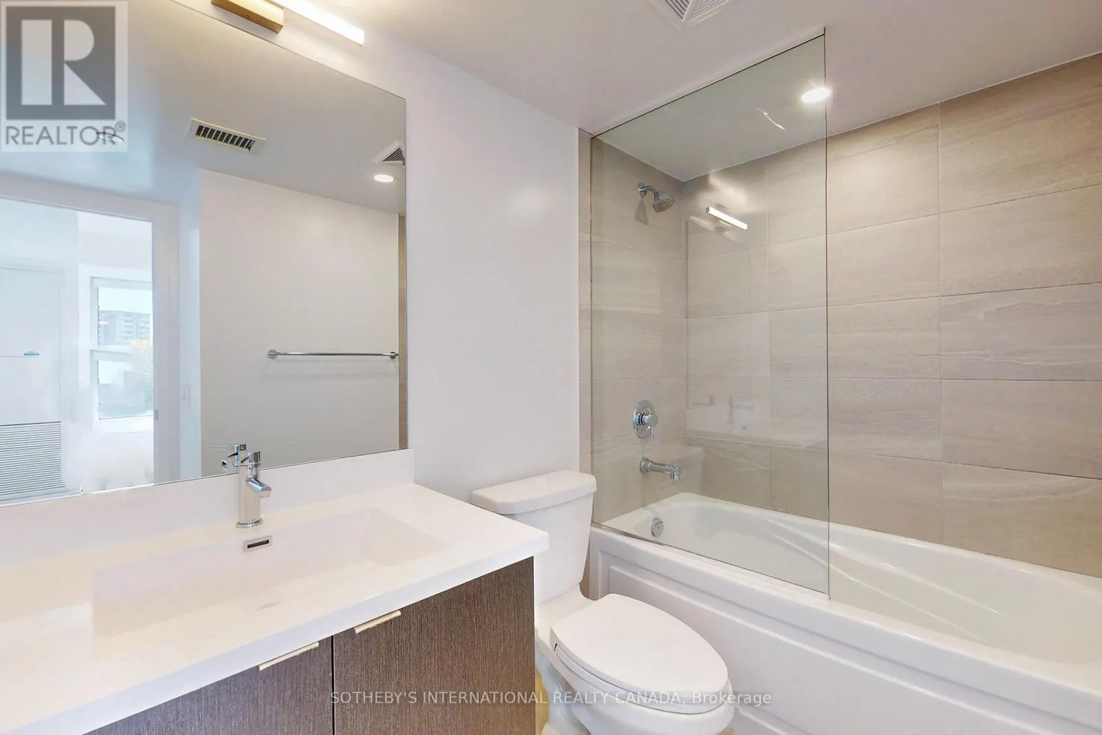 612 - 219 DUNDAS STREET E