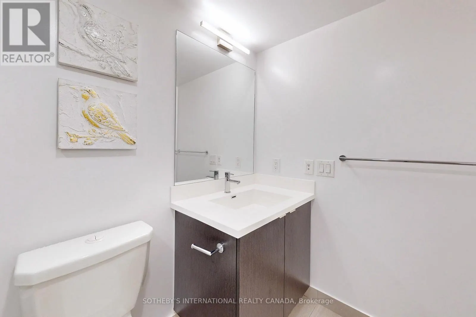 612 - 219 DUNDAS STREET E
