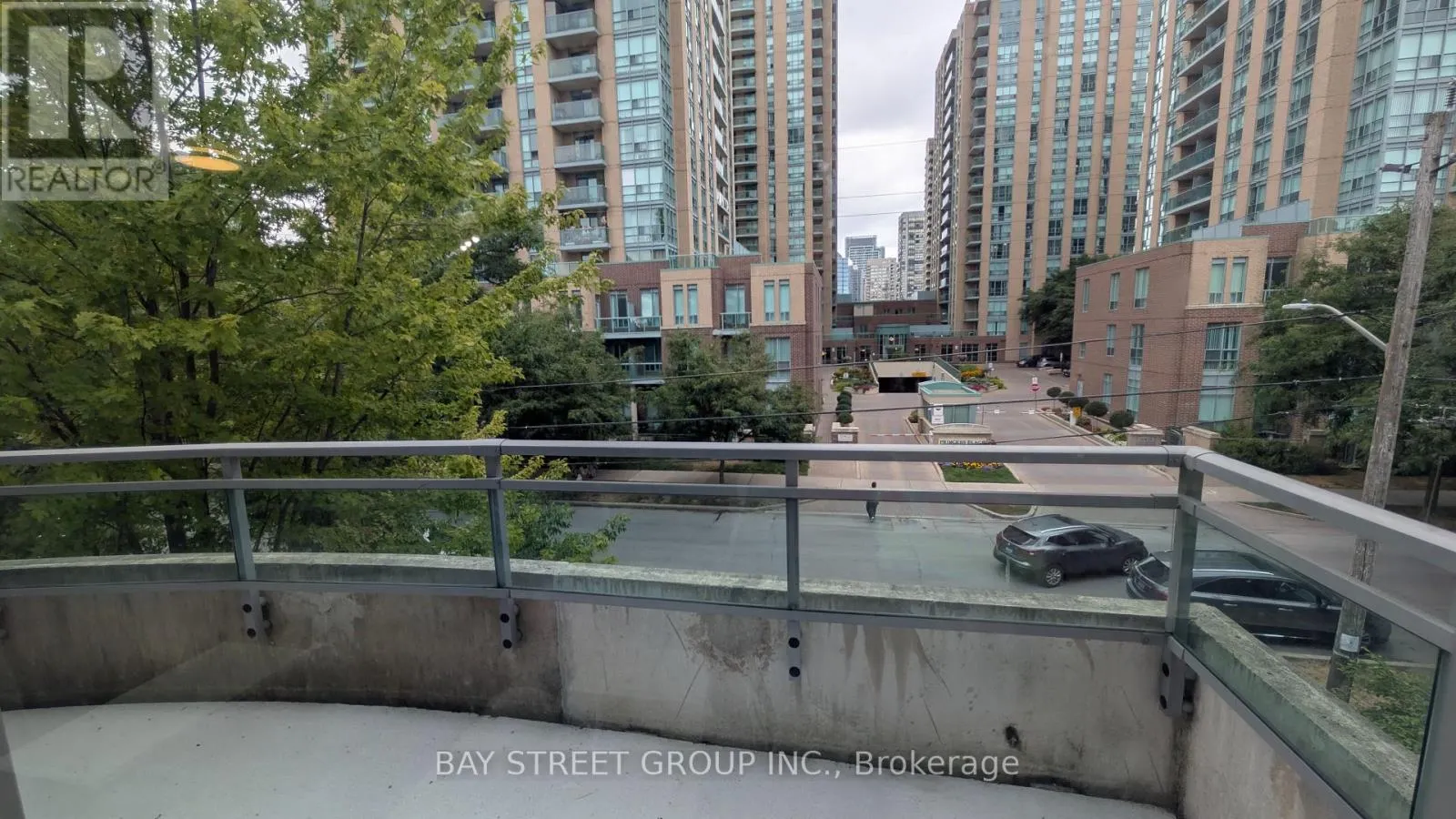 TH201 - 21 OLIVE AVENUE