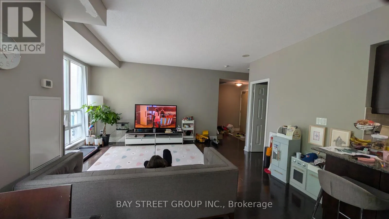 TH201 - 21 OLIVE AVENUE