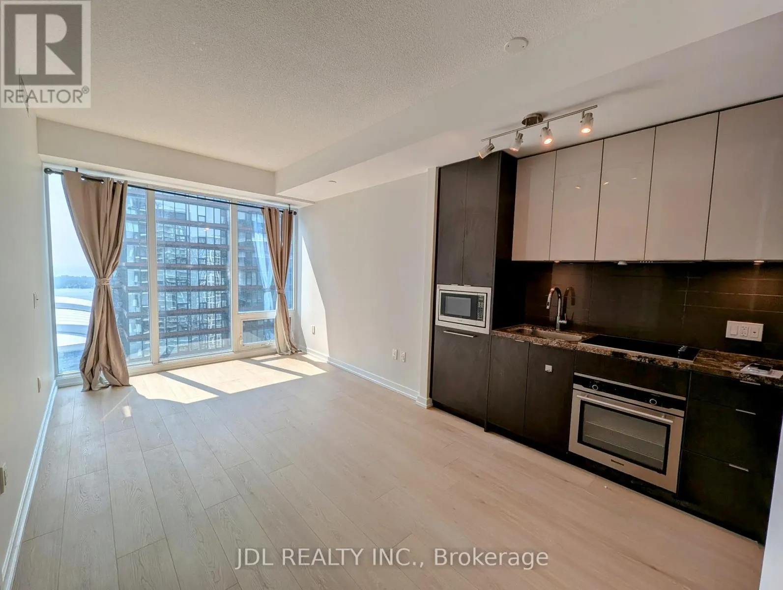 4701 - 125 BLUE JAYS WAY