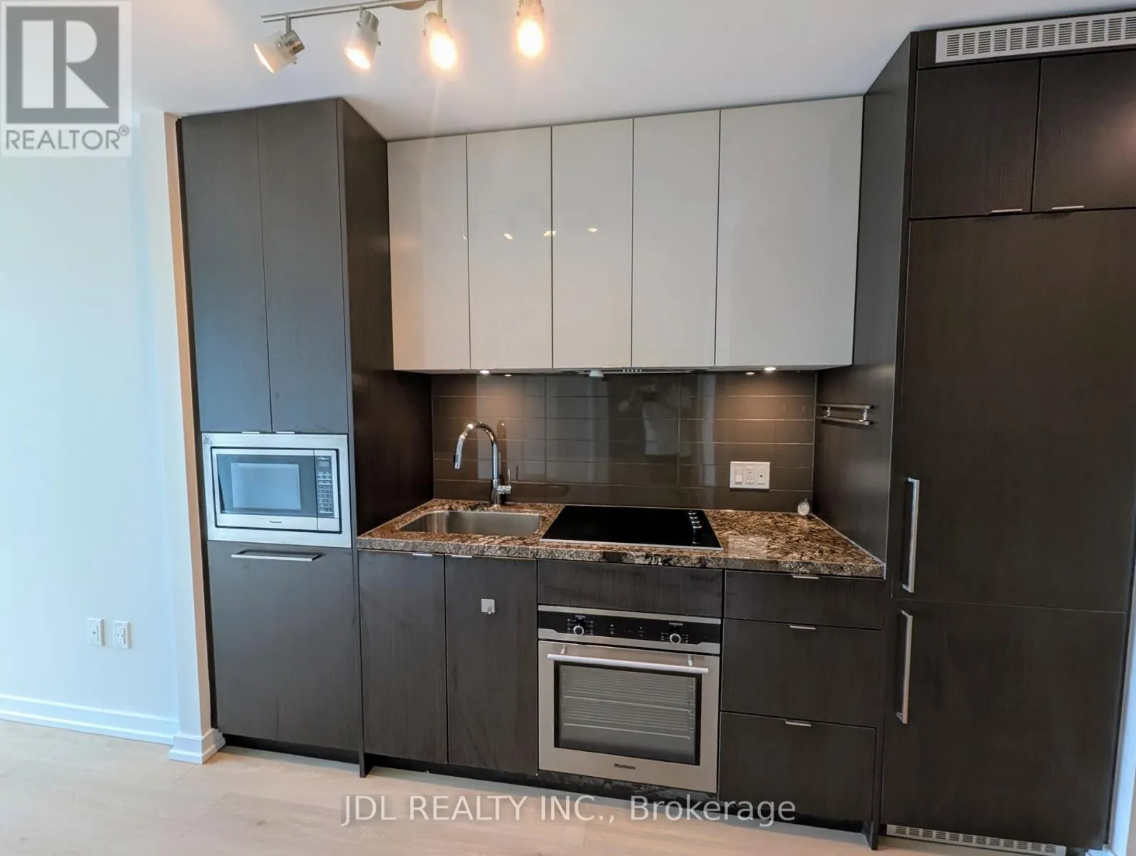 4701 - 125 BLUE JAYS WAY