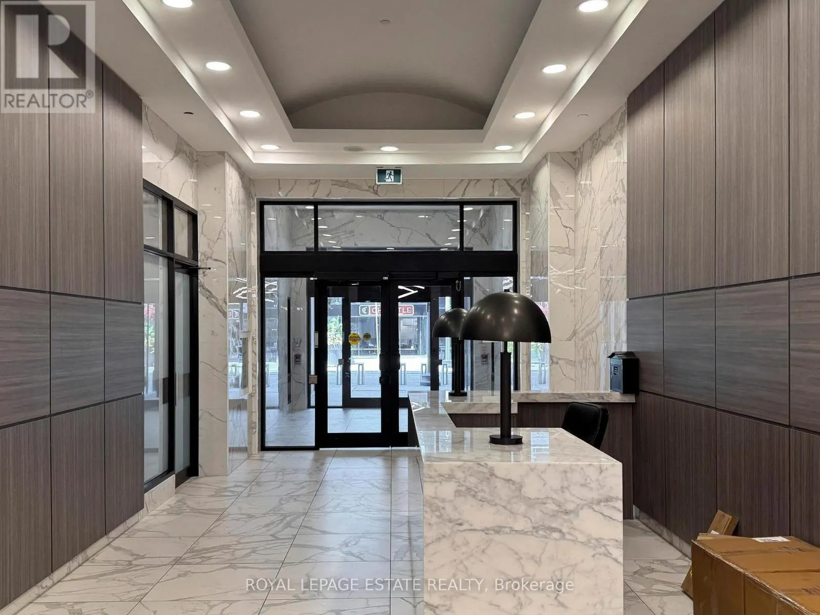 607 - 393 KING STREET W