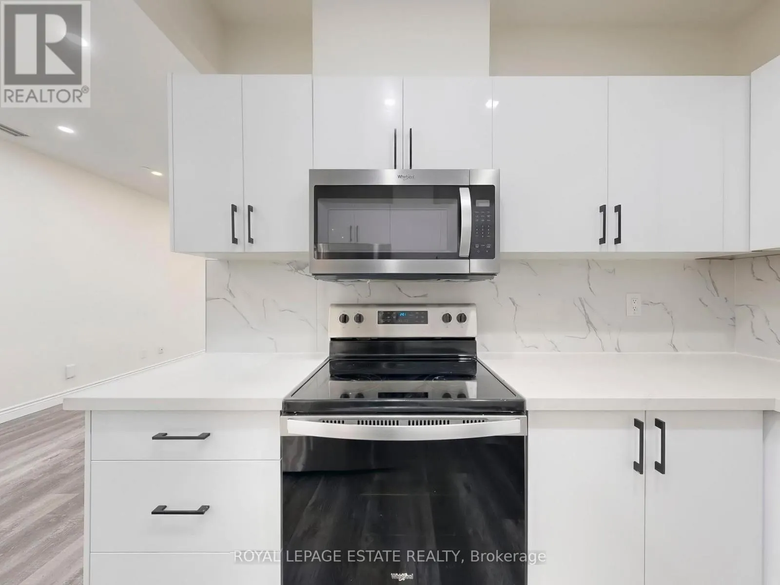 607 - 393 KING STREET W