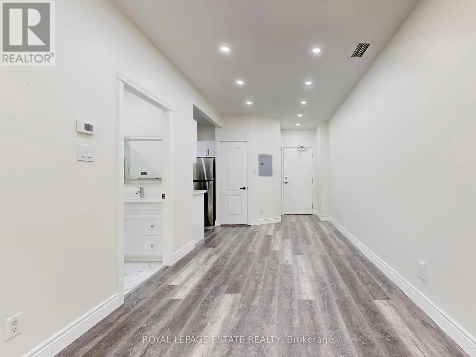 607 - 393 KING STREET W