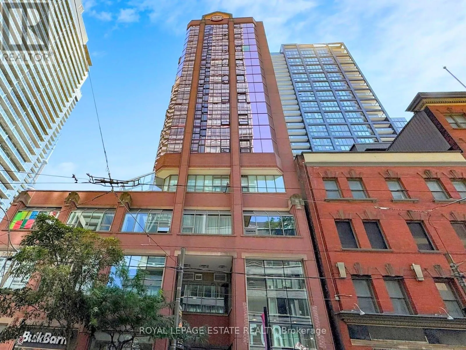 607 - 393 KING STREET W