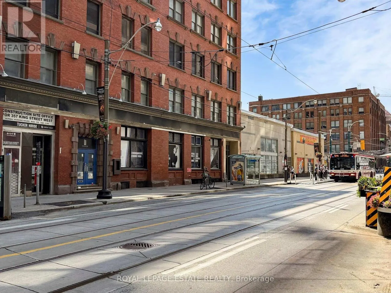 607 - 393 KING STREET W