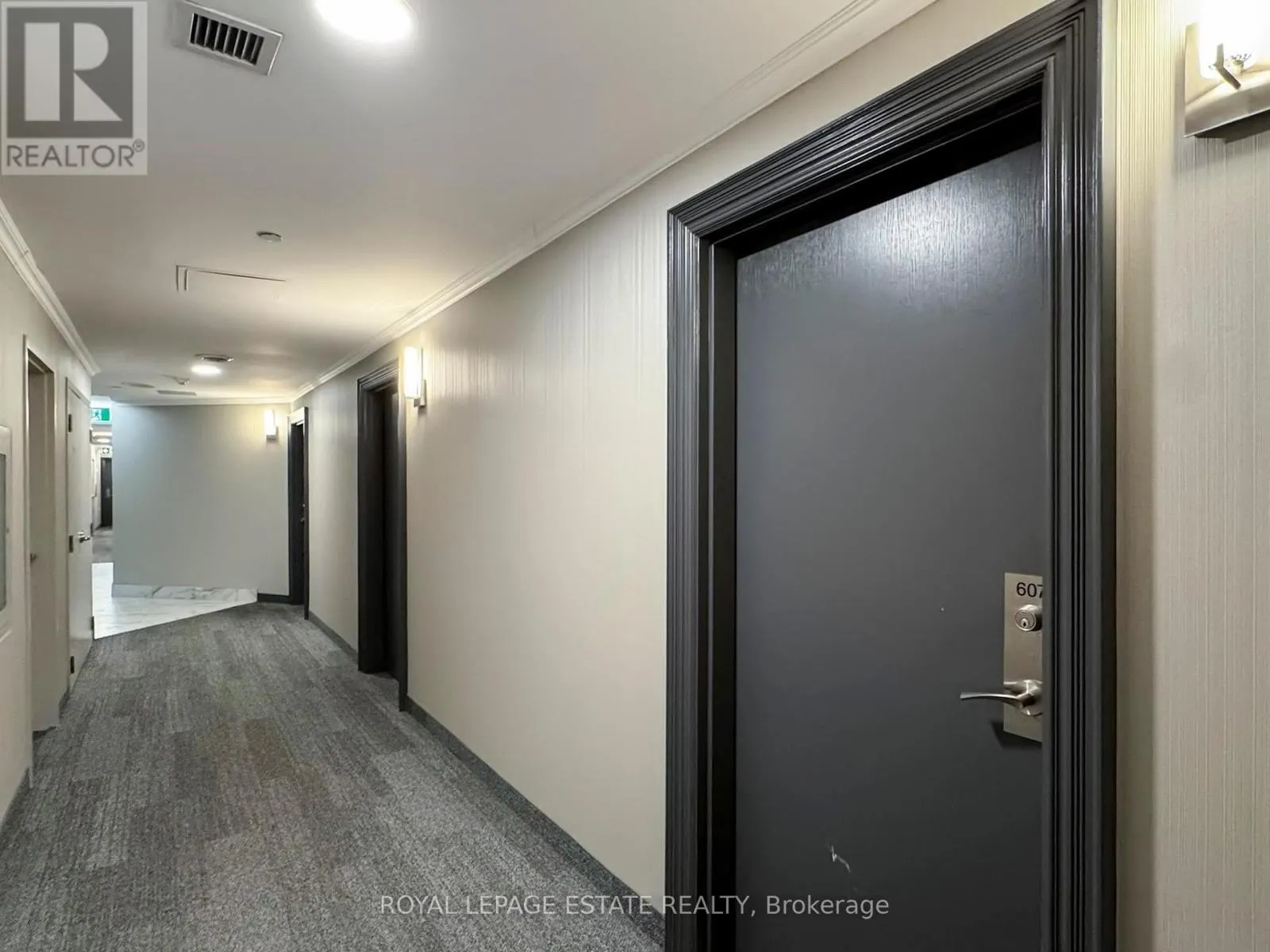 607 - 393 KING STREET W