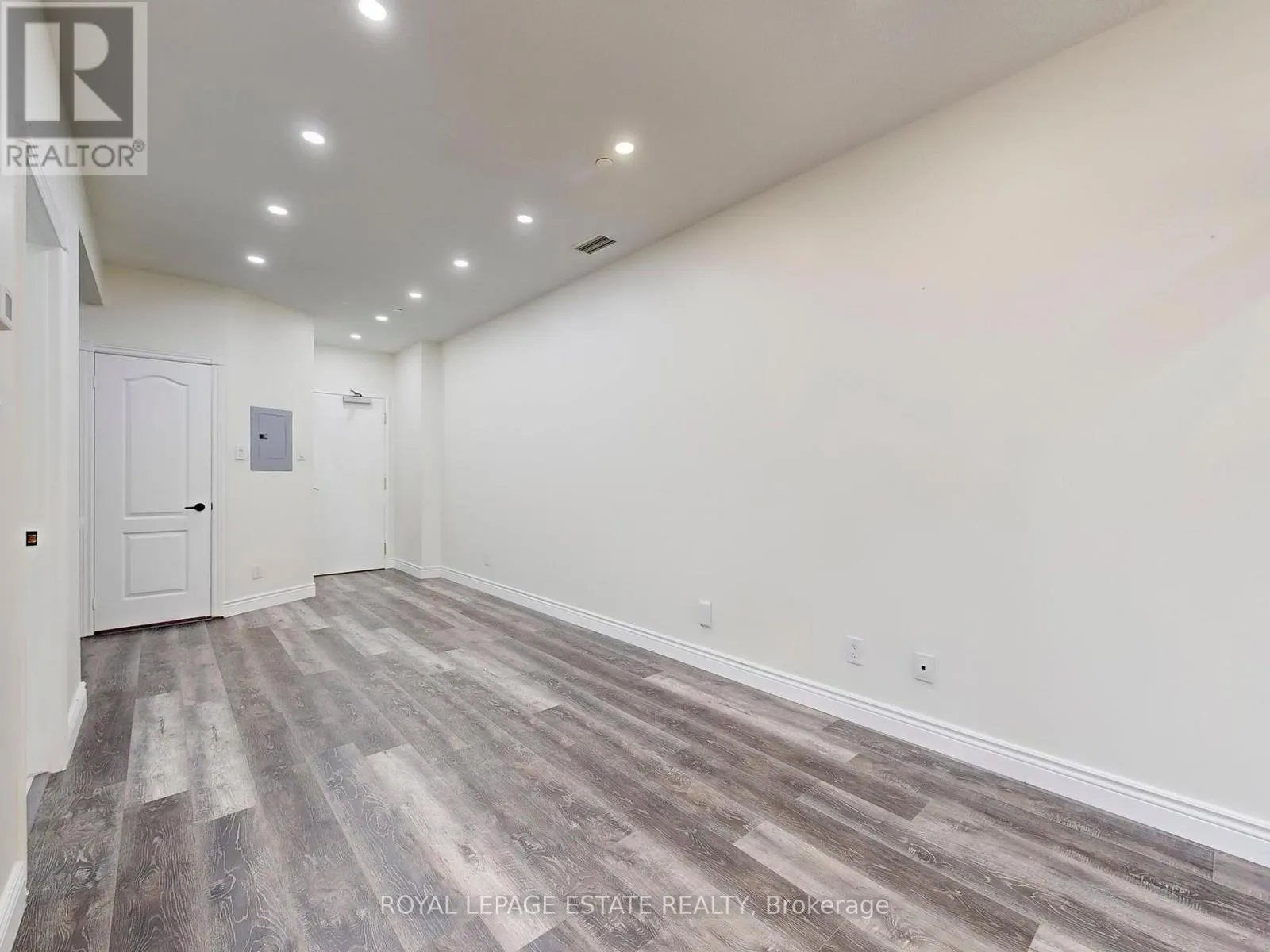 607 - 393 KING STREET W