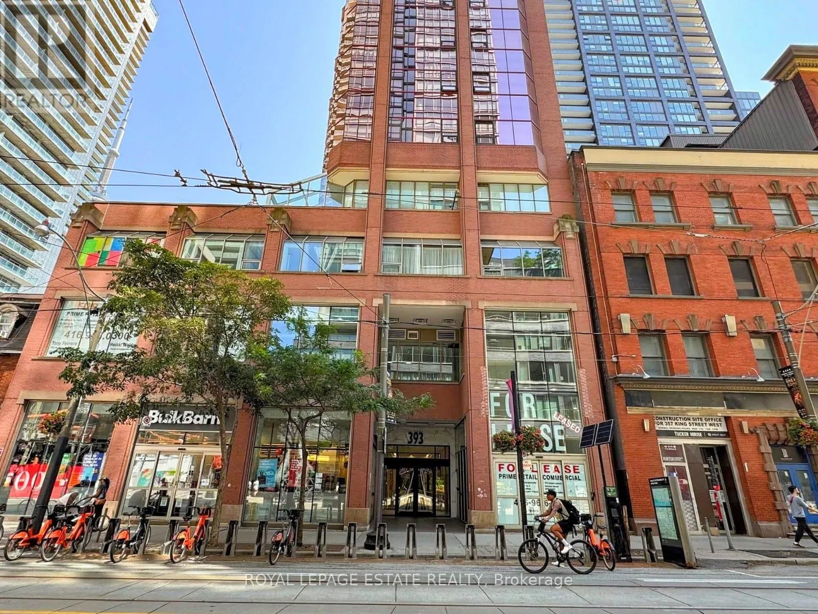 607 - 393 KING STREET W