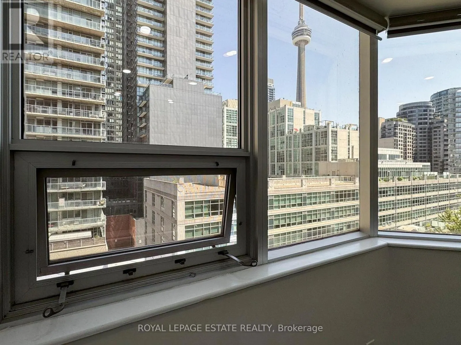 607 - 393 KING STREET W
