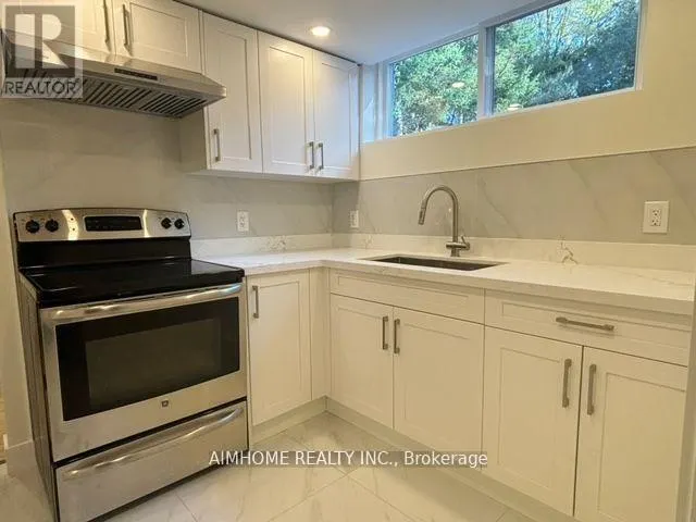 LOWER - 52 BATHFORD CRESCENT