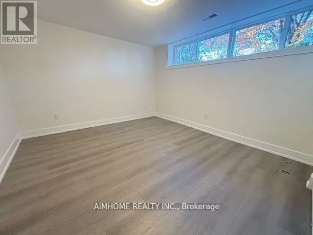 LOWER - 52 BATHFORD CRESCENT