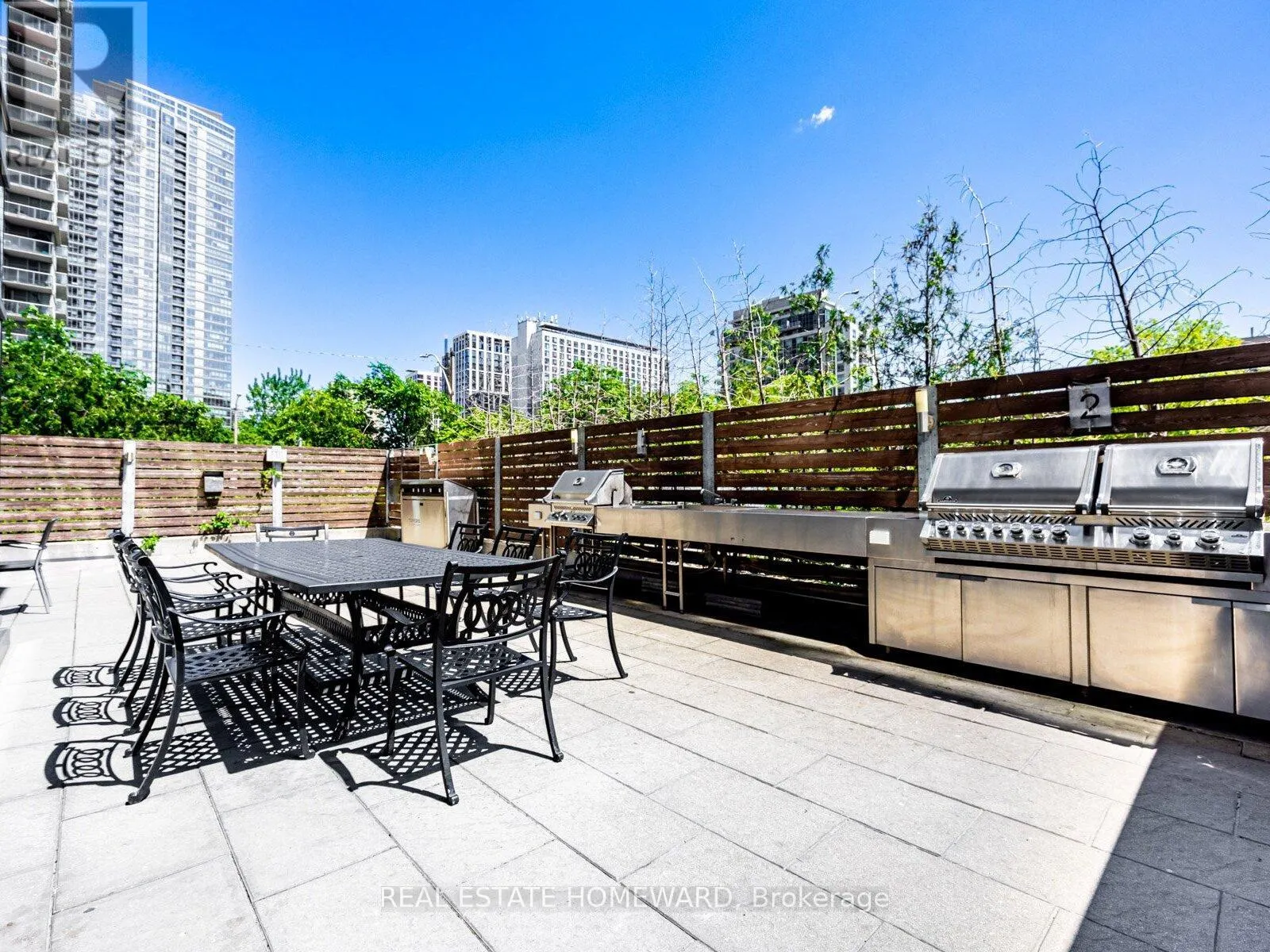 906 - 11 BRUNEL COURT