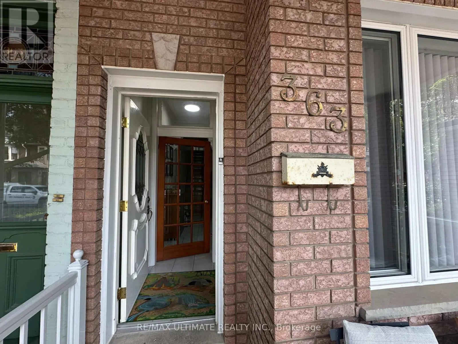 2ND FLOOR - 363 SHAW STREET S