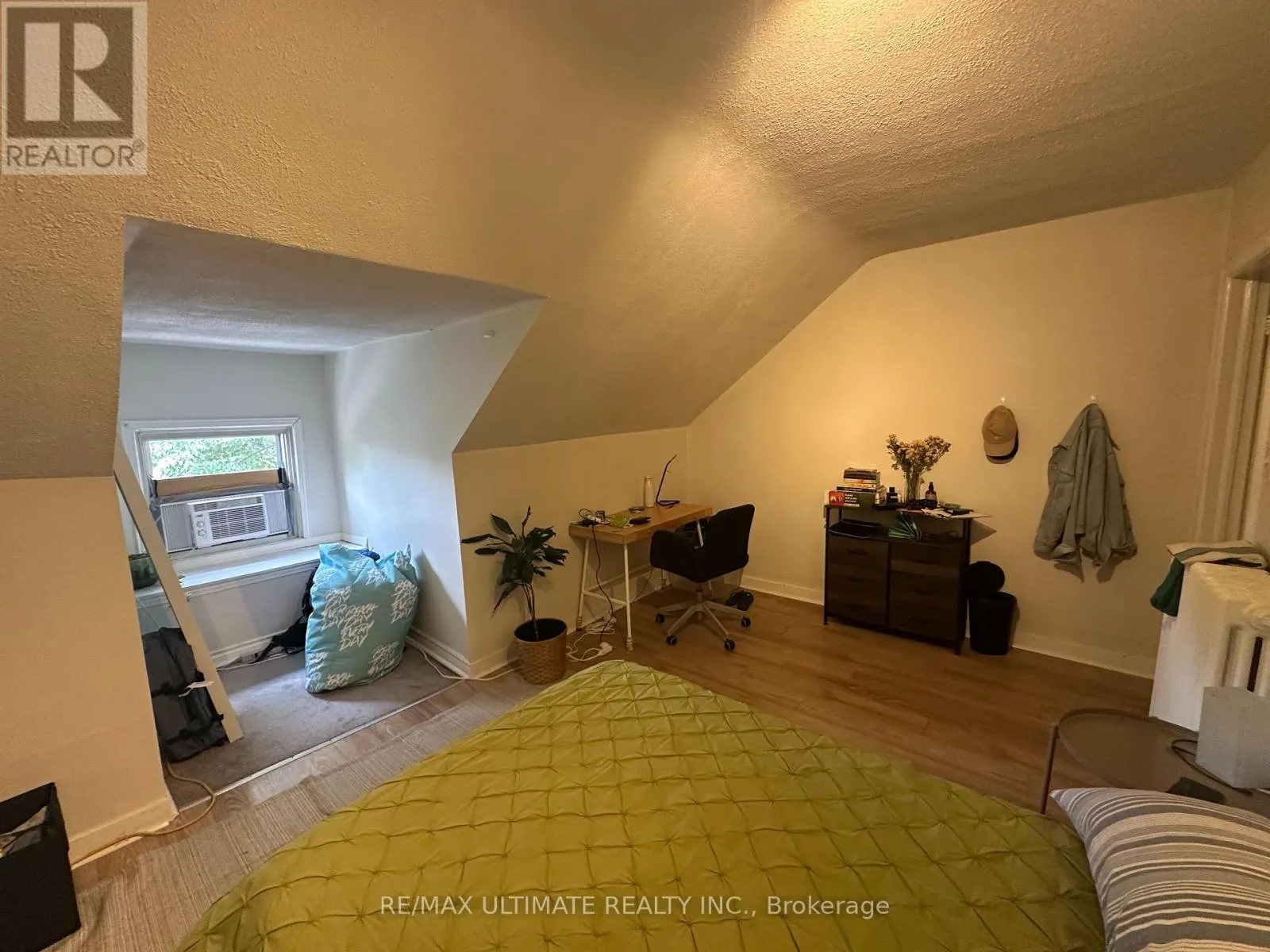 2ND FLOOR - 363 SHAW STREET S