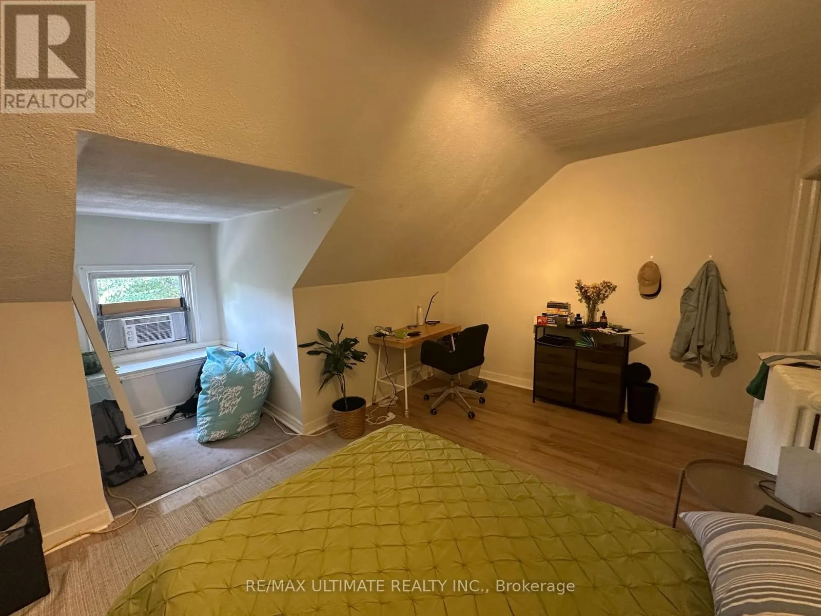 2ND FLOOR - 363 SHAW STREET S
