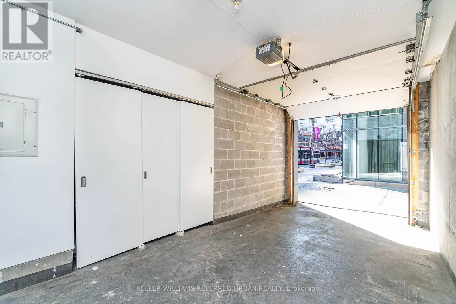 TH1 - 25 OXLEY STREET