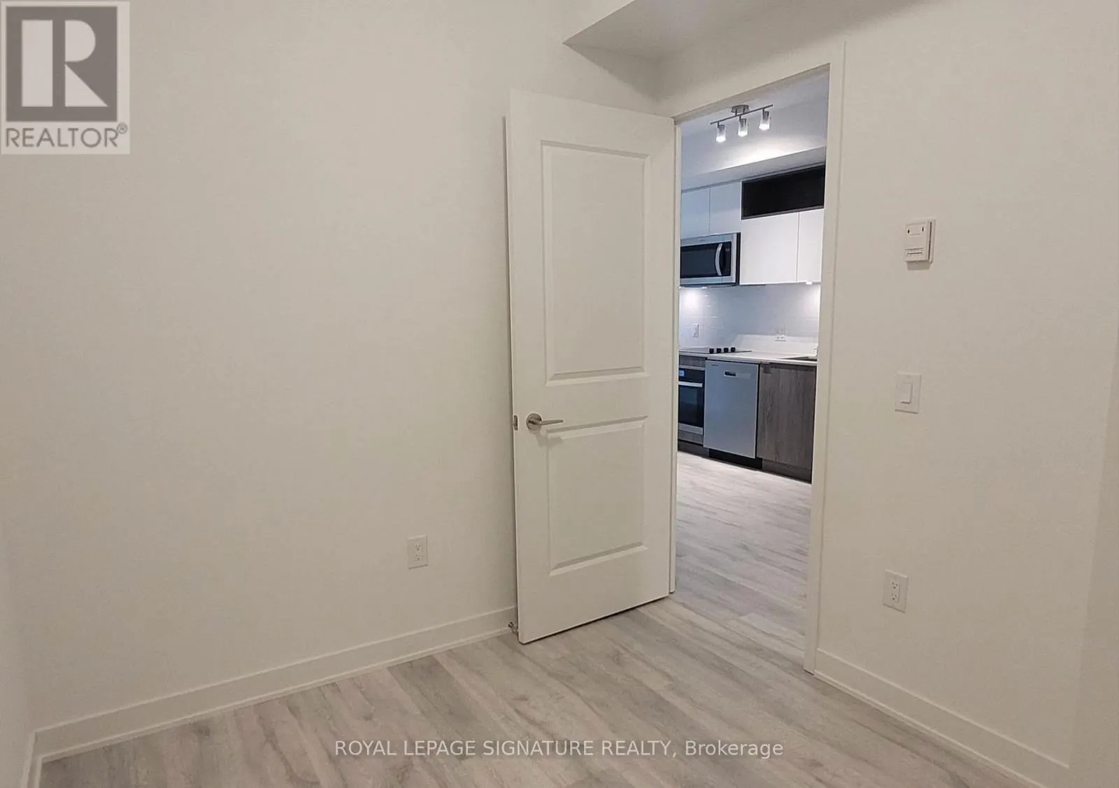 315 - 100 DALHOUSIE STREET