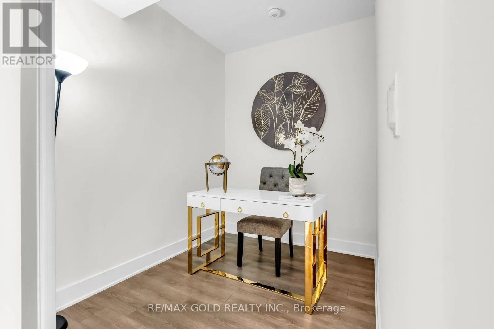 2101 - 188 FAIRVIEW MALL DRIVE