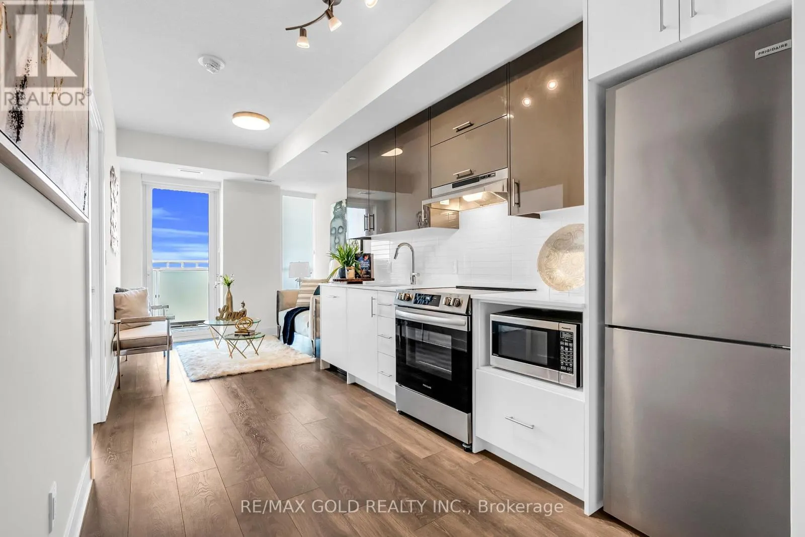 2101 - 188 FAIRVIEW MALL DRIVE