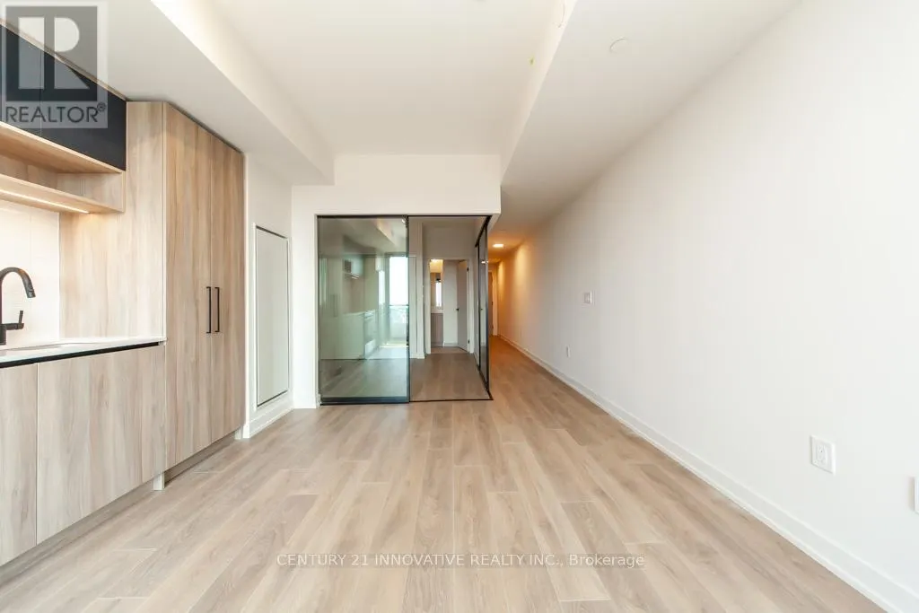 1406 - 181 STERLING ROAD