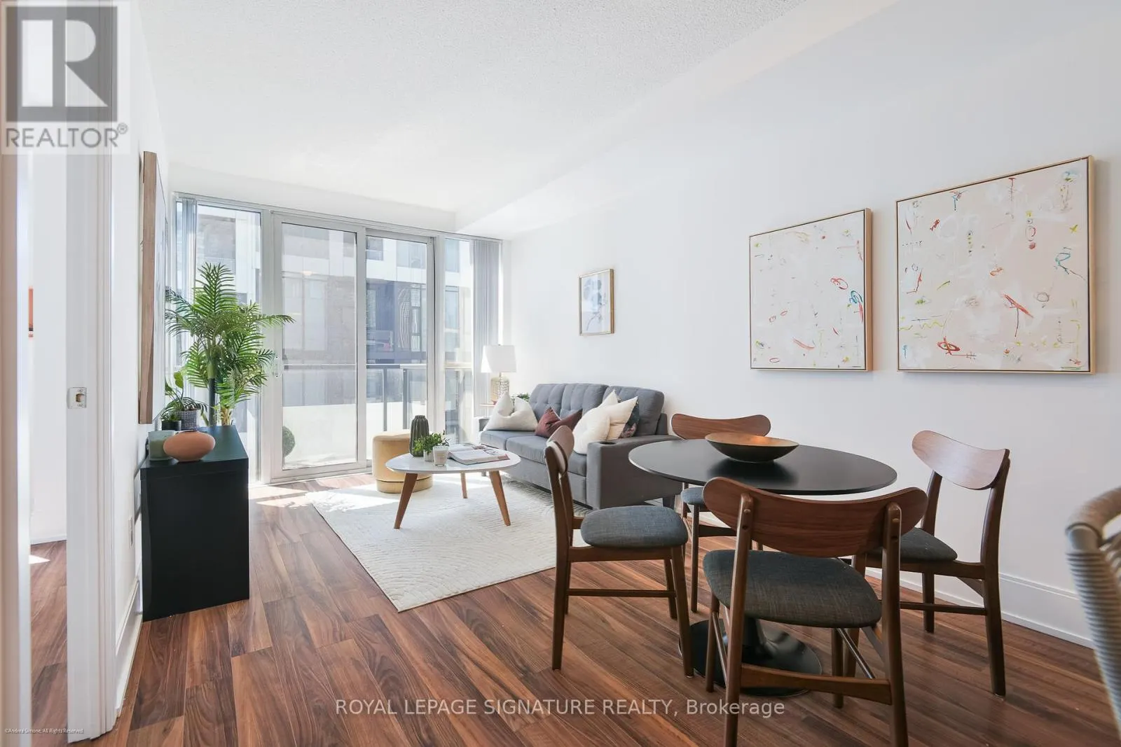 1007 - 560 FRONT STREET W