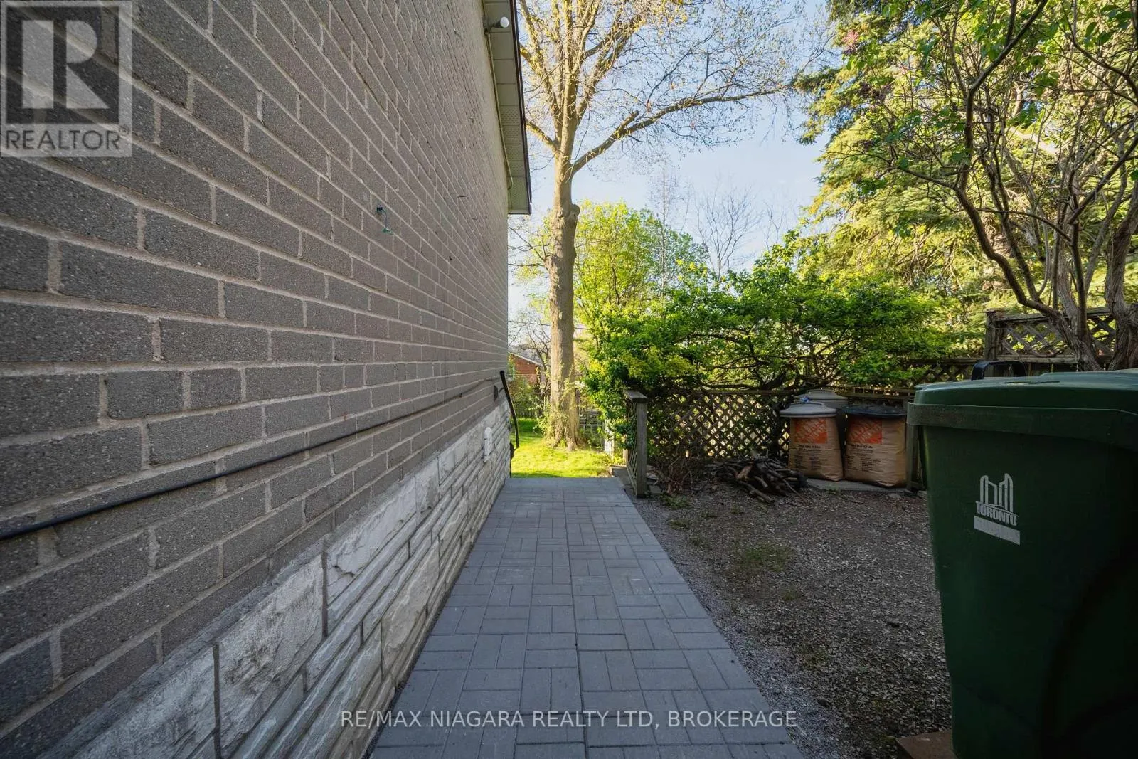 55 NORTH HILLS TERRACE