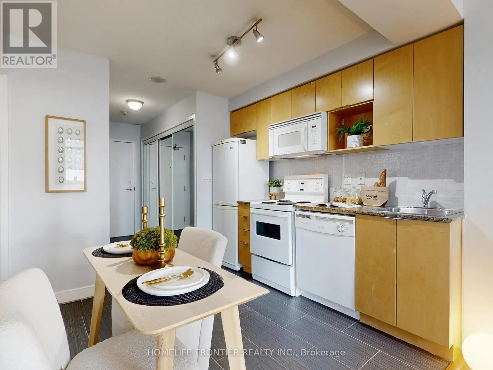 1109 - 15 FORT YORK BOULEVARD
