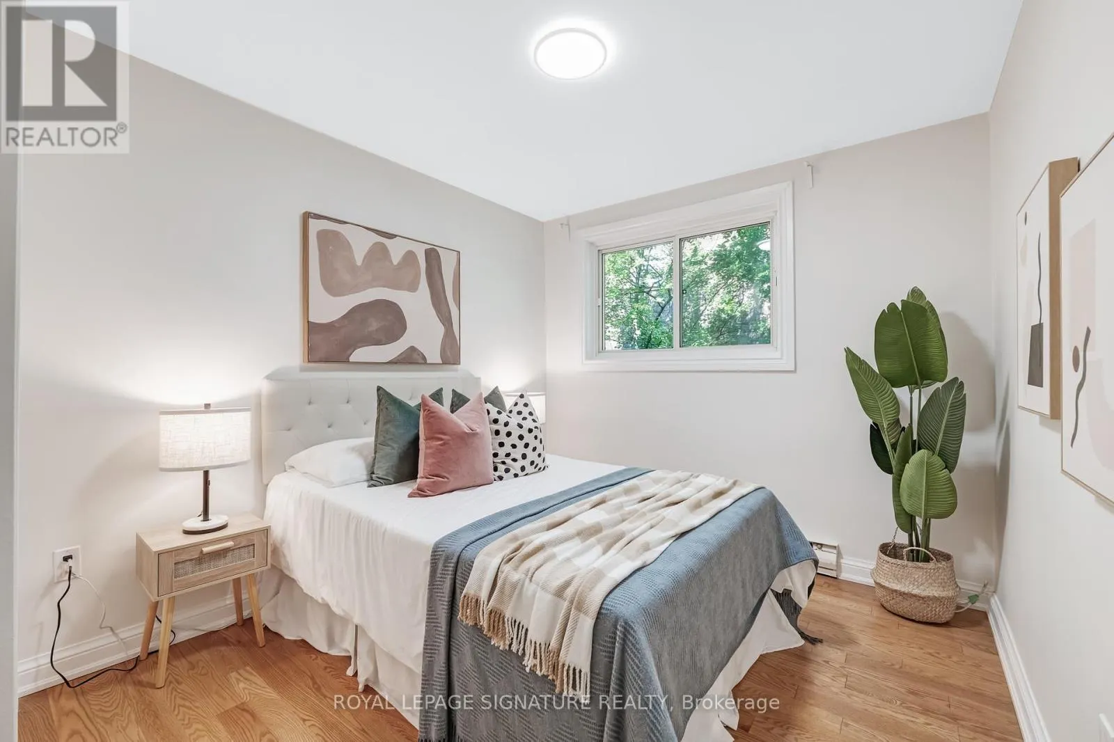 10 - 28 ADMIRAL ROAD
