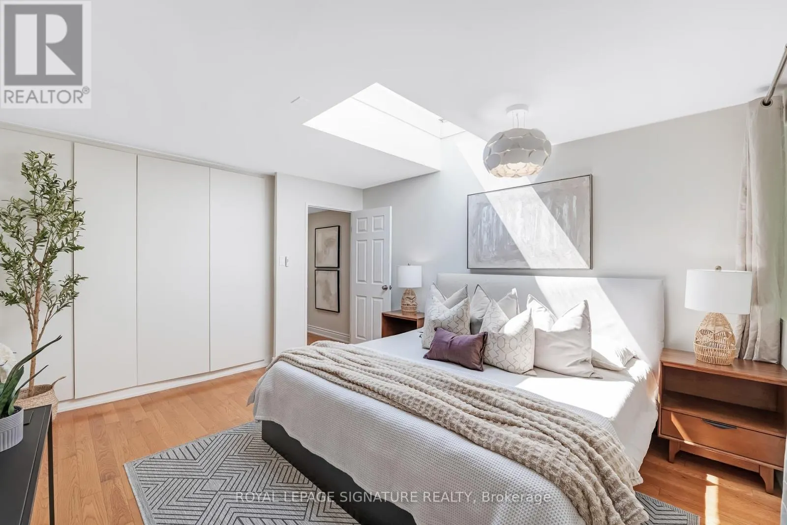 10 - 28 ADMIRAL ROAD