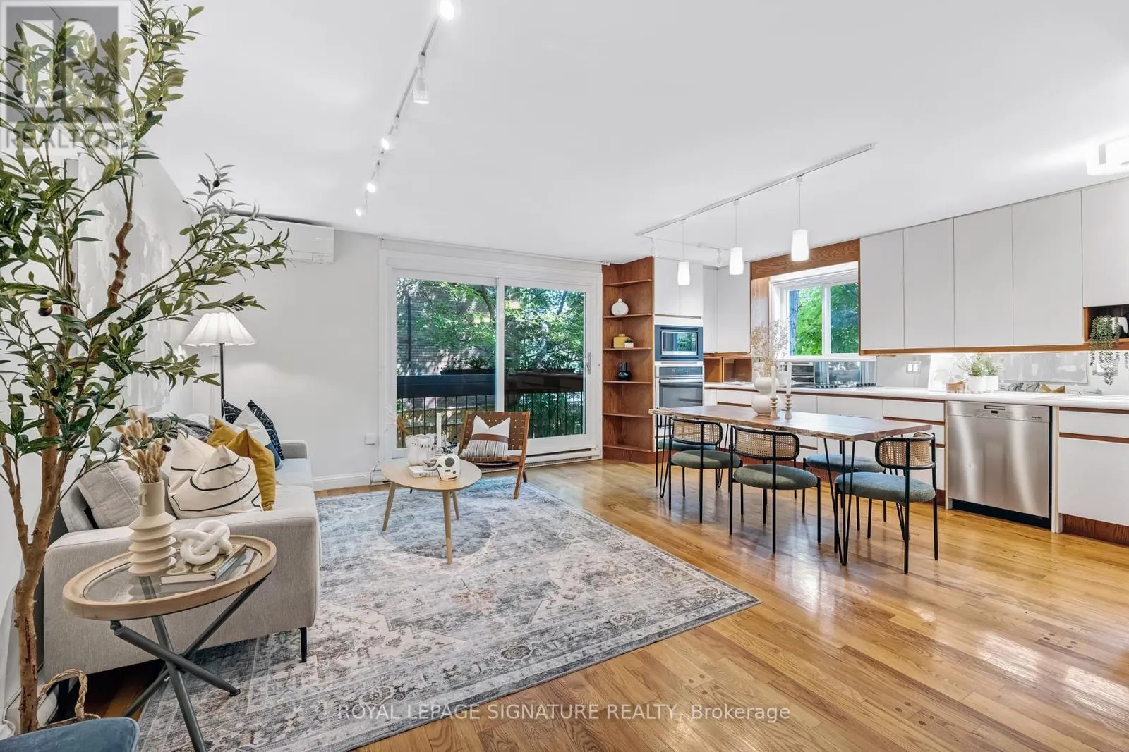 10 - 28 ADMIRAL ROAD