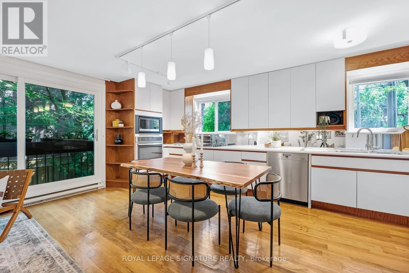 10 - 28 ADMIRAL ROAD