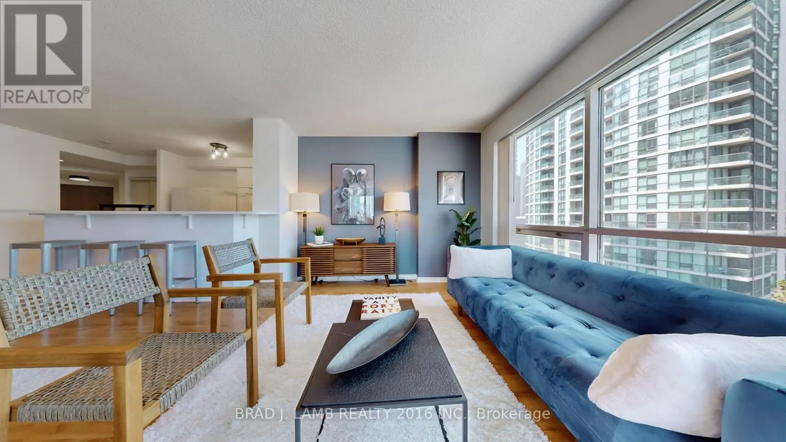 907 - 10 YONGE STREET