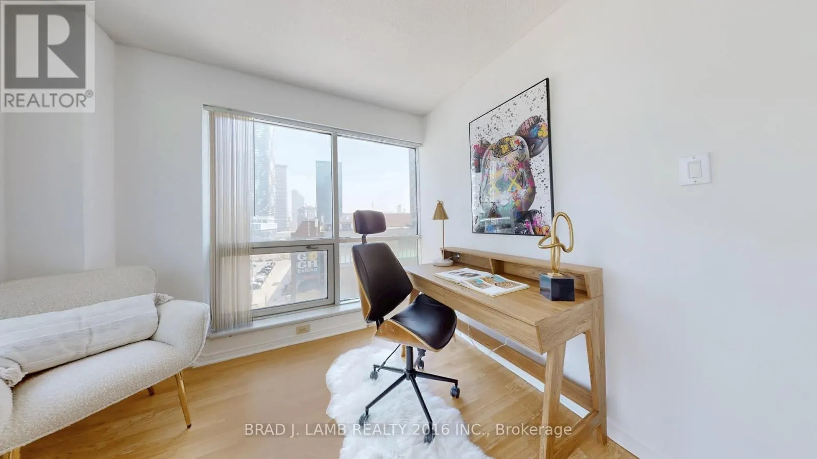 907 - 10 YONGE STREET