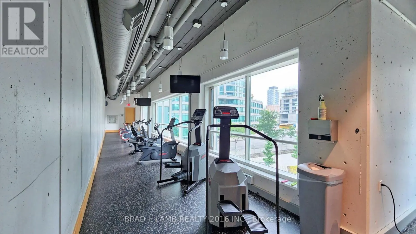 907 - 10 YONGE STREET