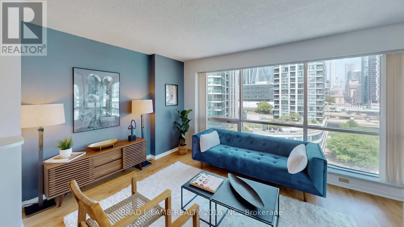 907 - 10 YONGE STREET