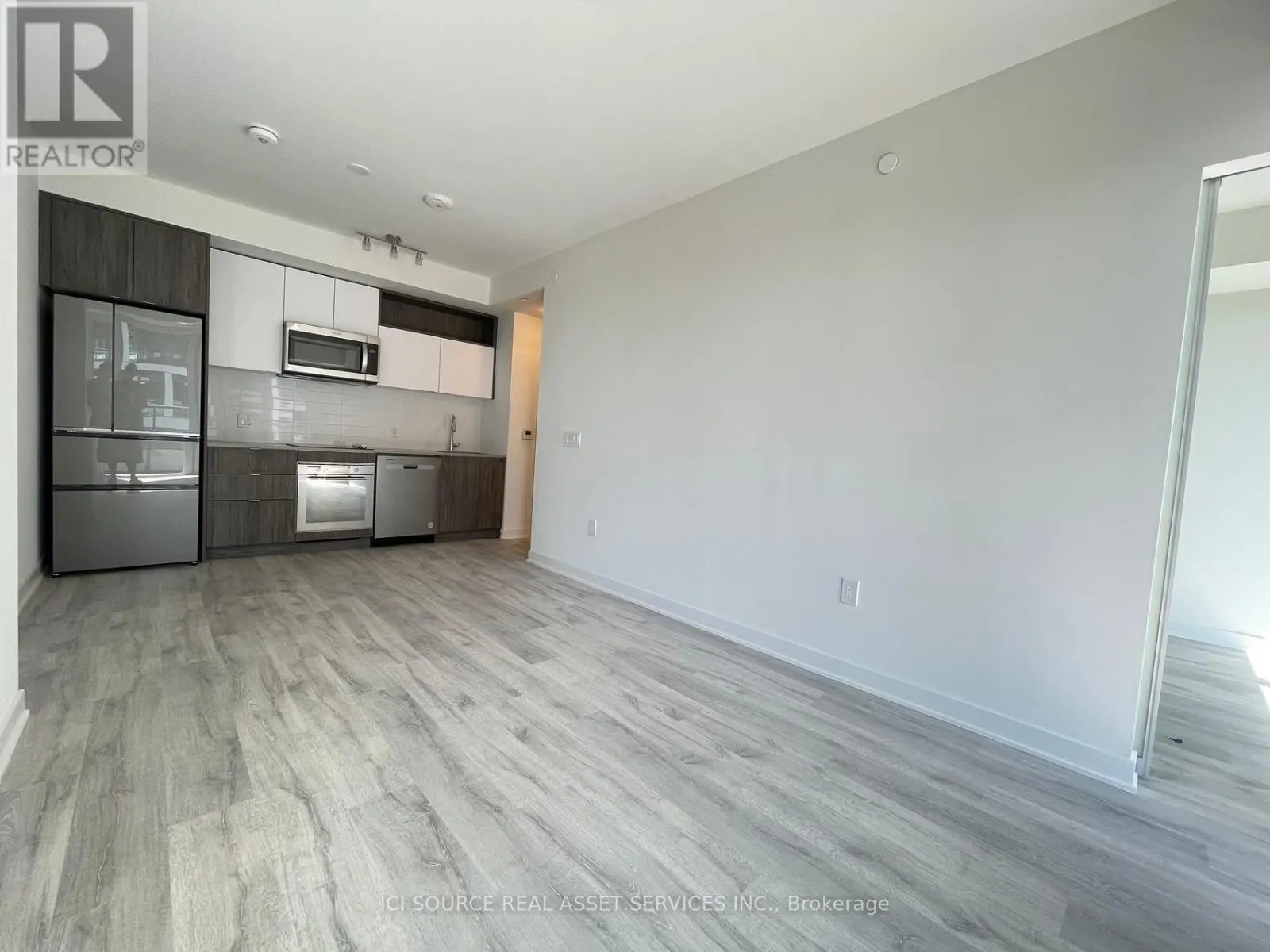 848 - 121 LOWER SHERBOURNE STREET