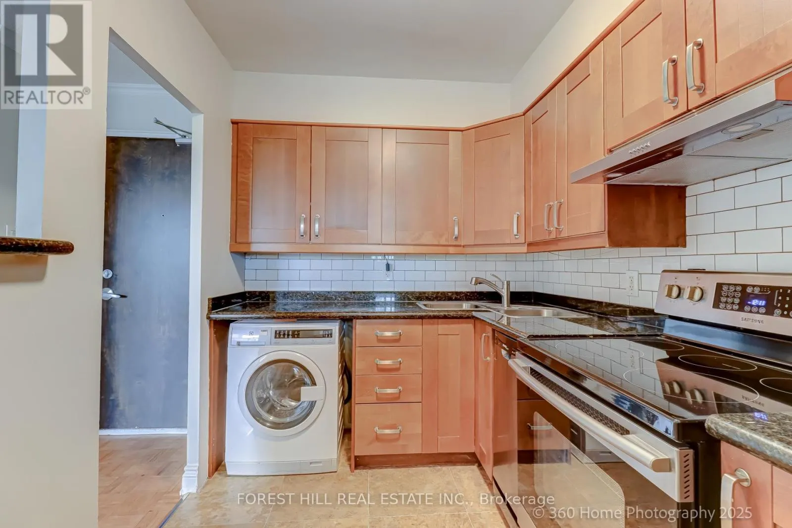 403 - 5949 YONGE STREET