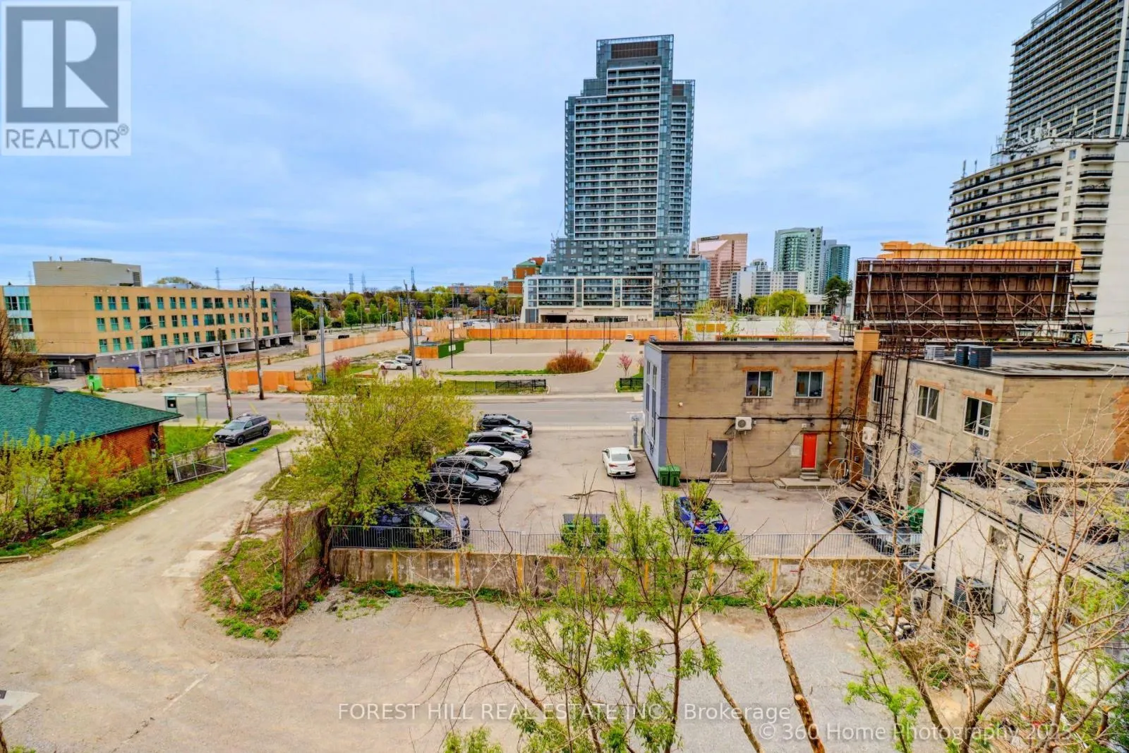 403 - 5949 YONGE STREET