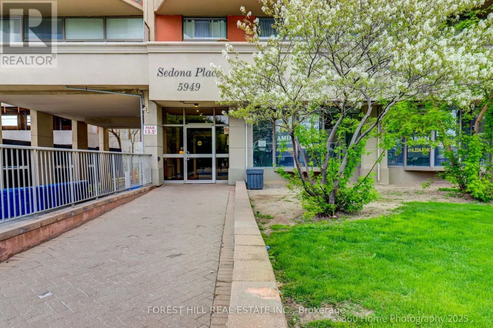 403 - 5949 YONGE STREET