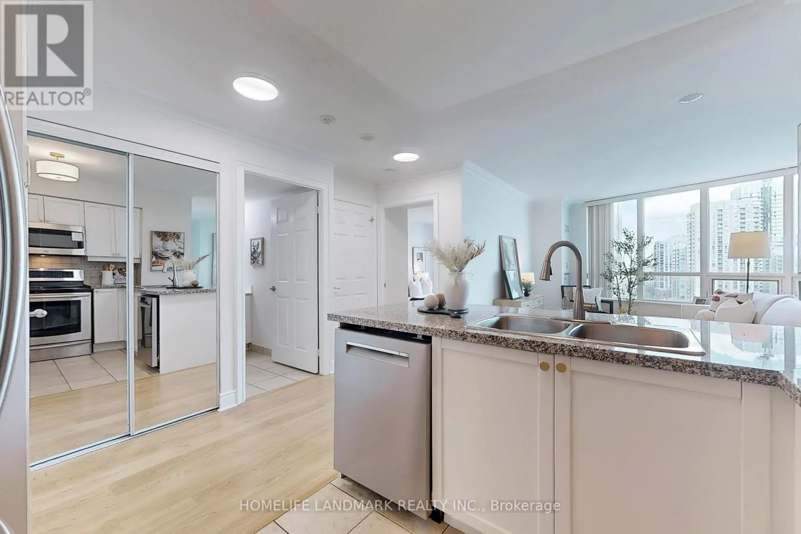 1405 - 15 GREENVIEW AVENUE