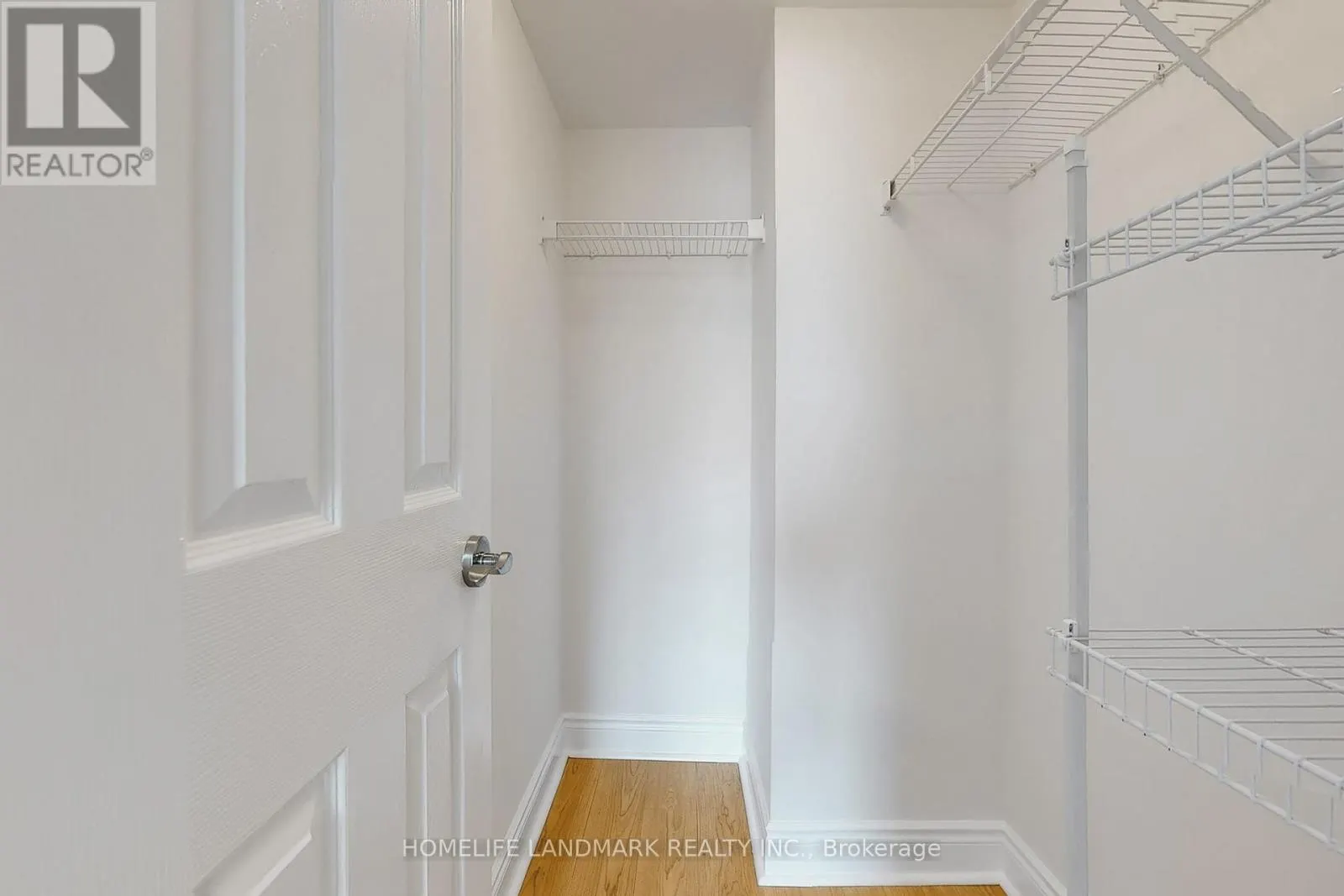 1405 - 15 GREENVIEW AVENUE