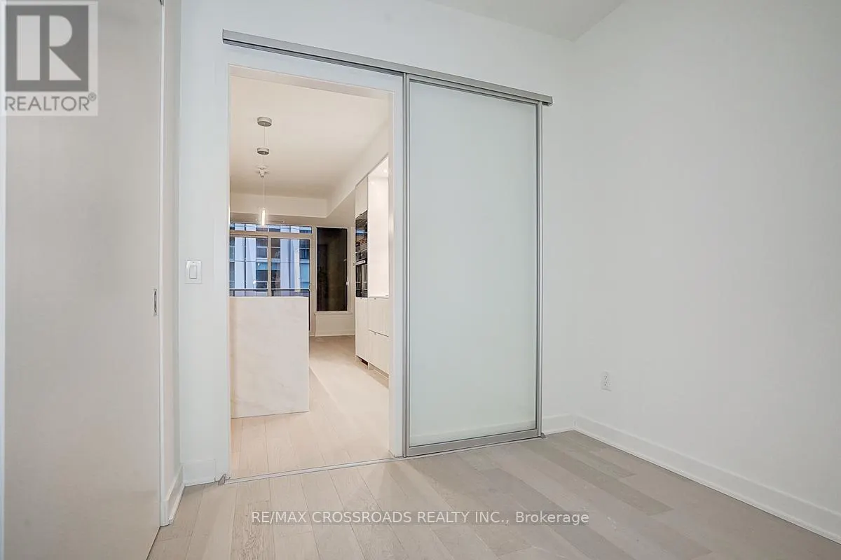 1607 - 11 YORKVILLE AVENUE