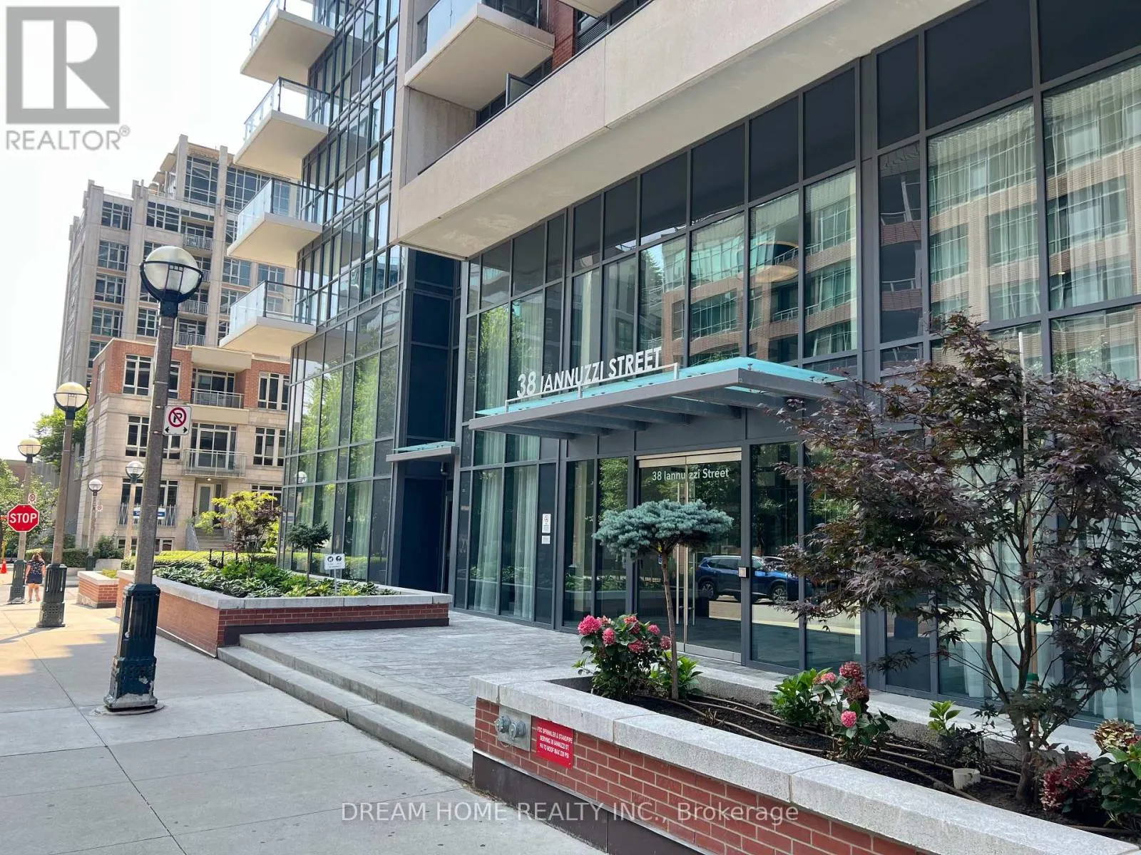 807 - 38 IANNUZZI STREET E